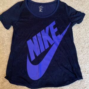 Nike women’s logo t shirt. Size medium.